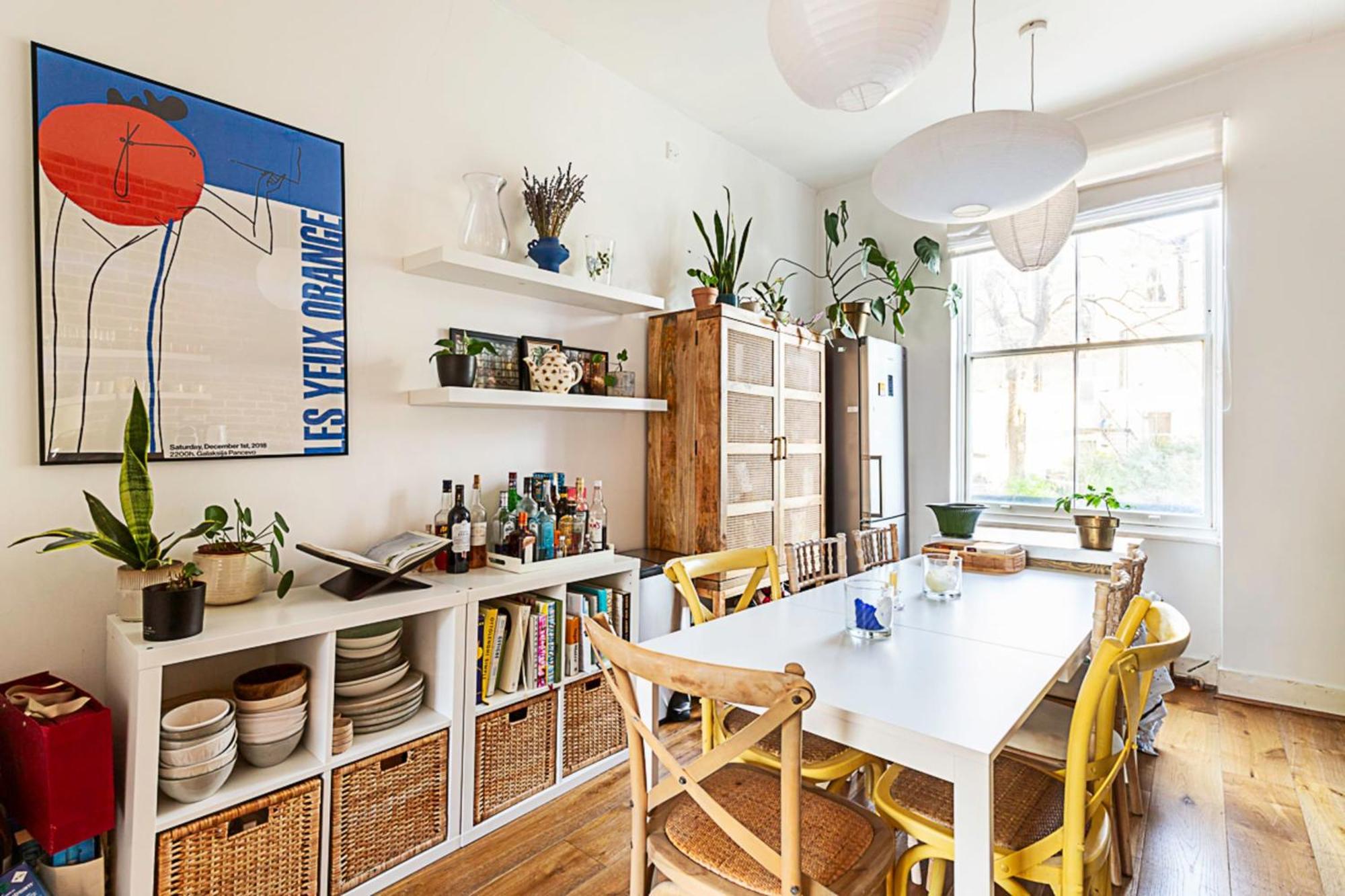 Colourful And Cosy In De Beauvoir Town Londra