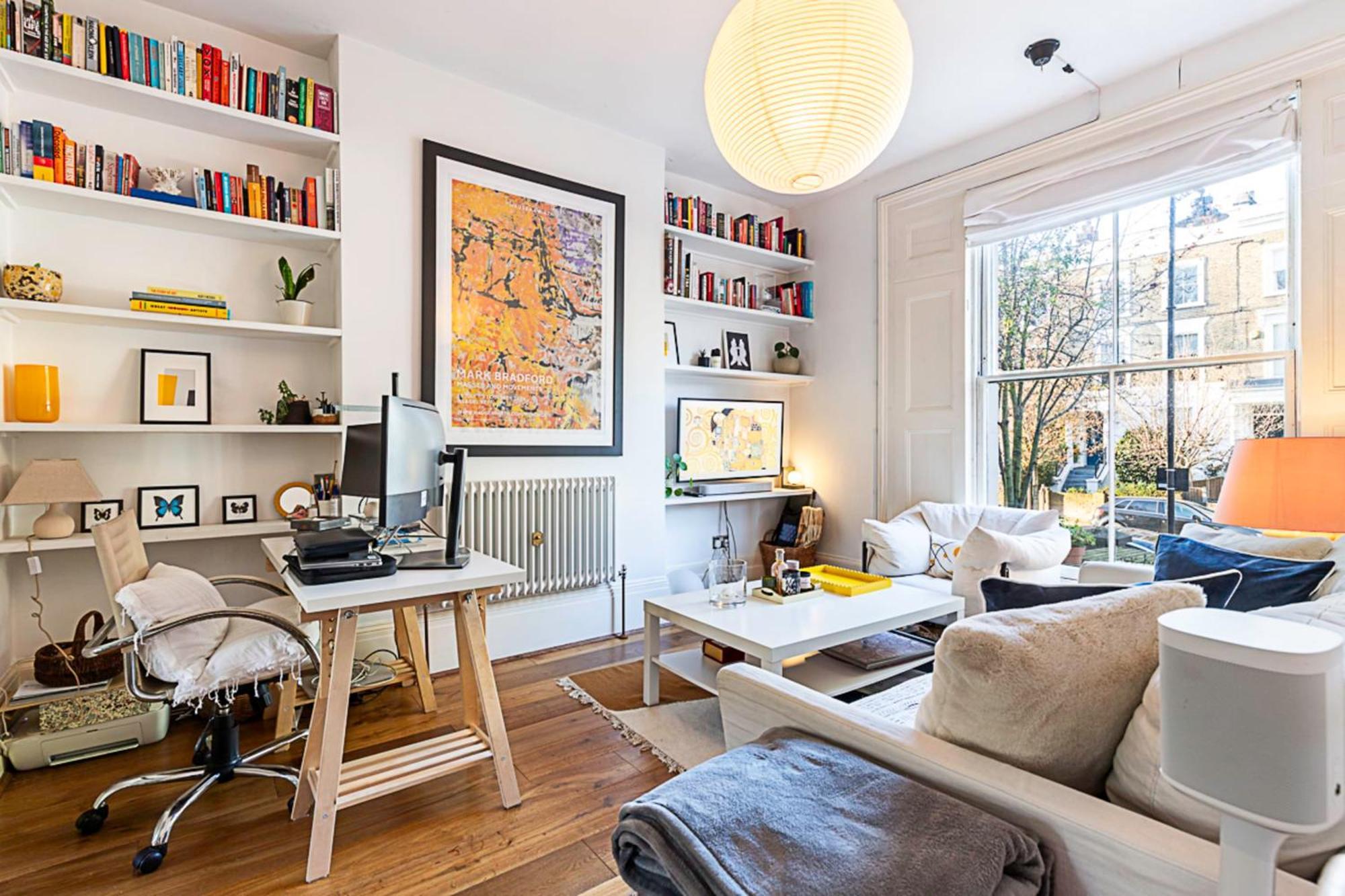 Colourful And Cosy In De Beauvoir Town Londra