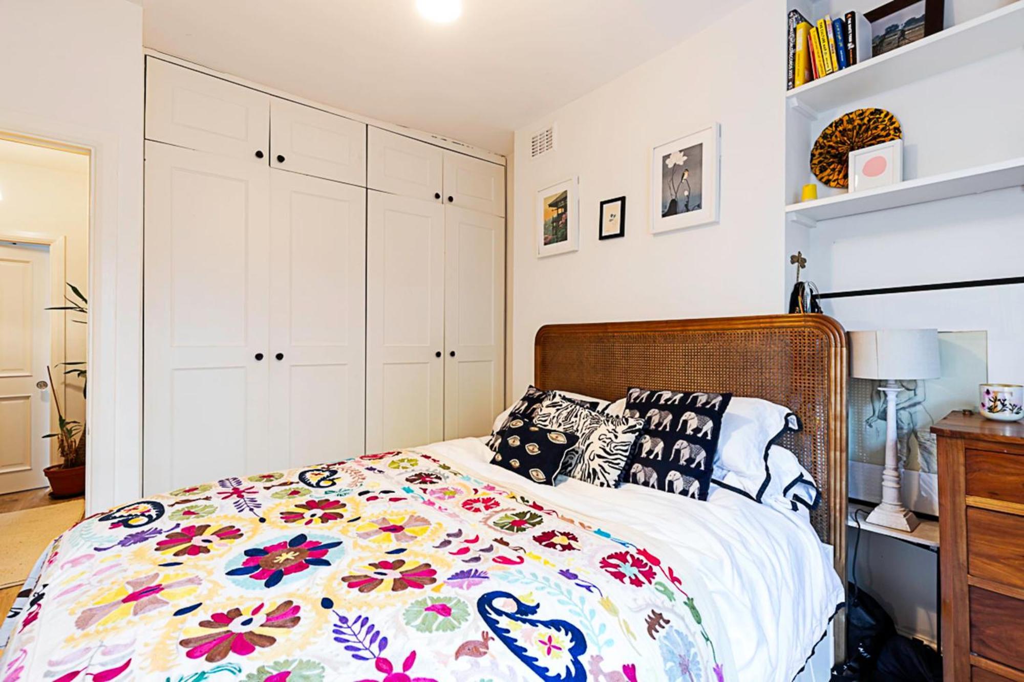 Colourful And Cosy In De Beauvoir Town Appartamento